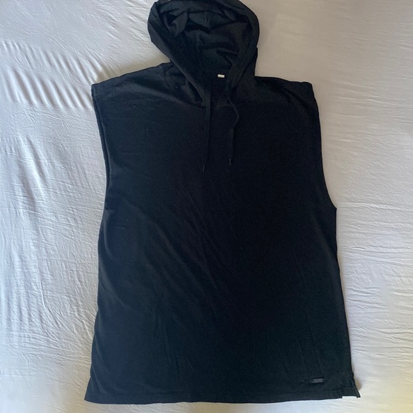 Black Muscle sleeveless tee